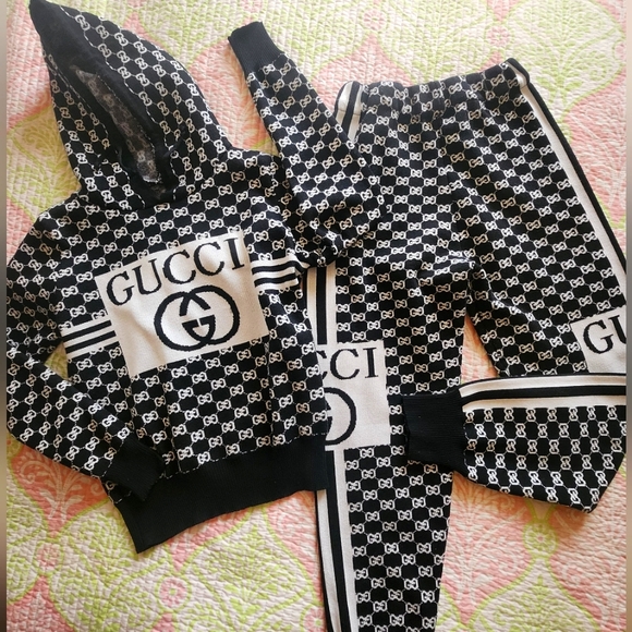 Fashion clothing - Picture 1 of 2